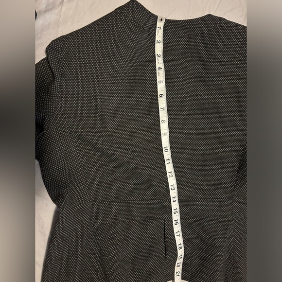 Ann Taylor Gray Cropped Blazer Jacket - Size 12 - Picture 4 of 5